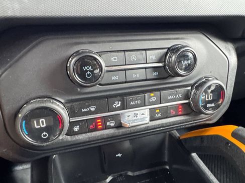 Used 2024 Ford Bronco Badlands AWD/4WD image 36