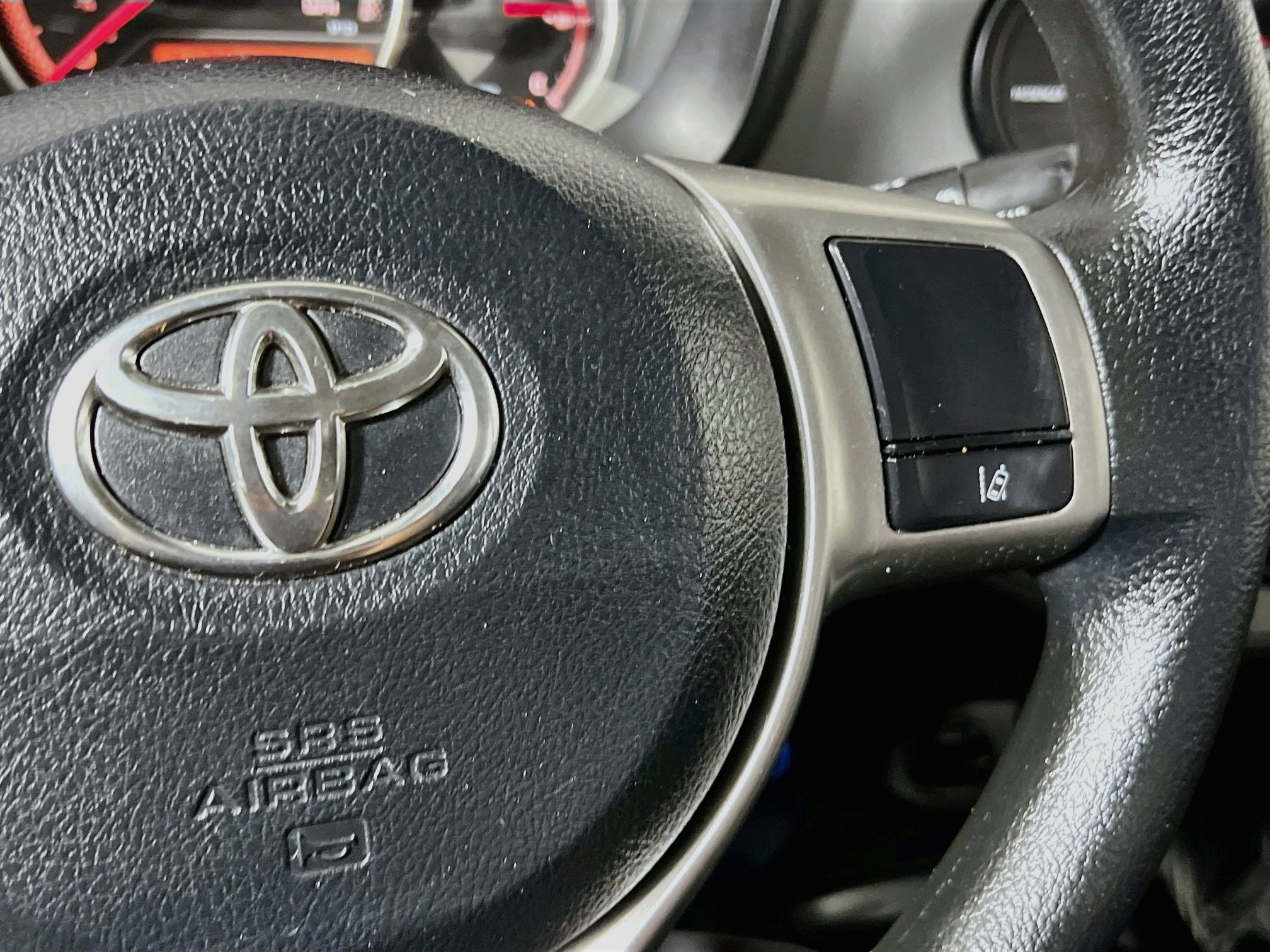 Used 2017 Toyota Yaris L FWD image 20