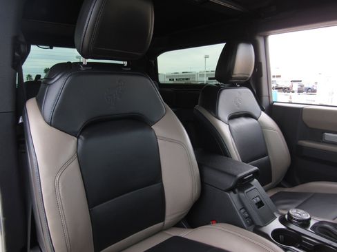 Used 2023 Ford Bronco Wildtrak image 10