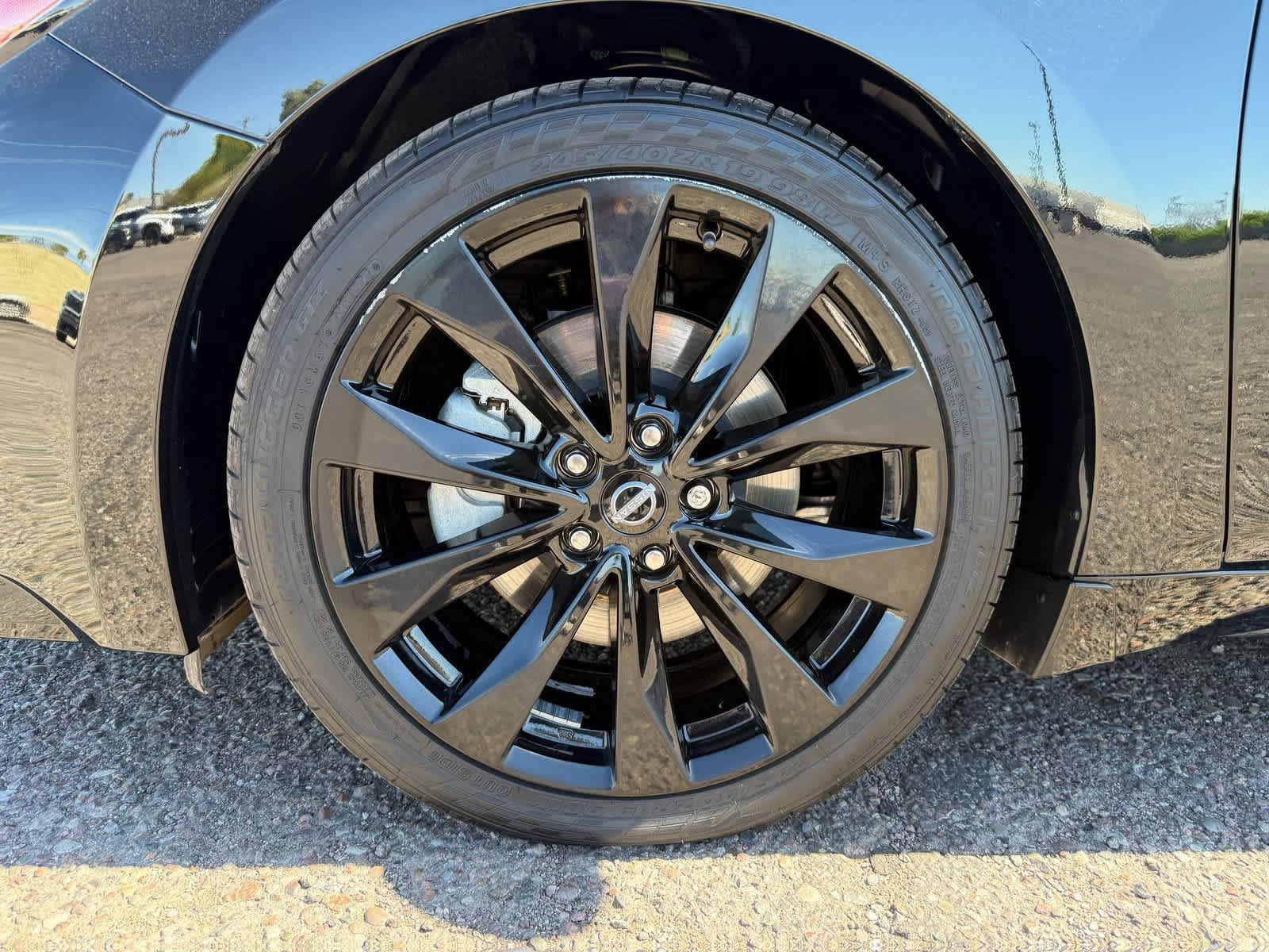 Used 2023 Nissan Maxima SR w/ Sport Mat Group FWD image 11