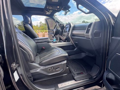 Used 2022 Ford F450 Platinum w/ FX4 Off-Road Package image 37