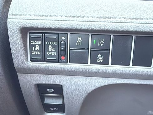 Used 2018 Honda Odyssey EX image 21
