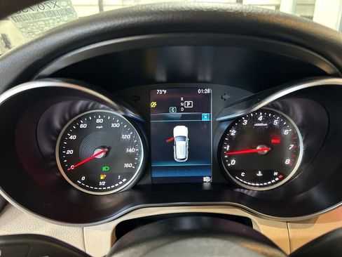Used 2022 Mercedes-Benz GLC 300 w/ Premium Package Lite image 8