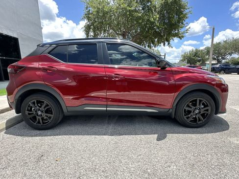 Used 2023 Nissan Kicks SR w/ SR Premium Package FWD image 10