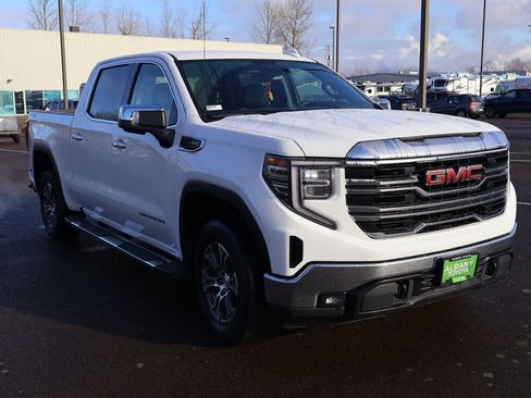 Used 2024 GMC Sierra 1500 SLT image 12