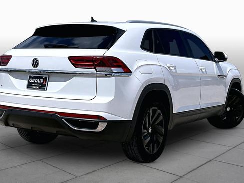 Used 2022 Volkswagen Atlas Cross Sport SE FWD image 12