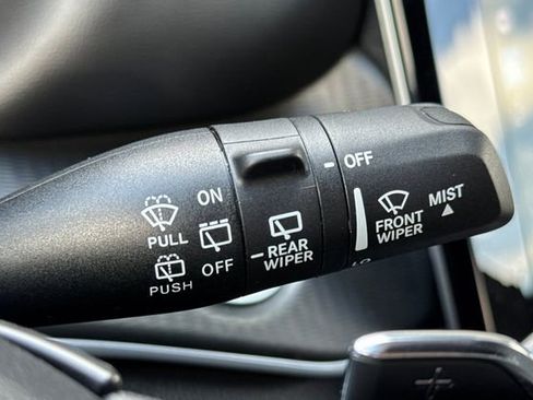 Used 2024 Jeep Grand Cherokee L Altitude AWD/4WD image 41