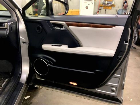 Used 2020 Lexus RX 350L Premium w/ Premium Package image 23