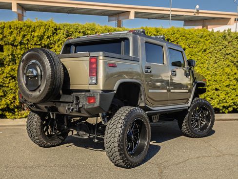 Used 2005 HUMMER H2 SUT w/ Preferred Equipment Group image 6