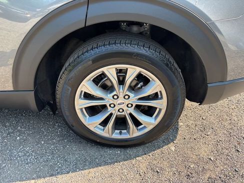 Used 2023 Ford Explorer XLT w/ Equipment Group 202A AWD/4WD image 25