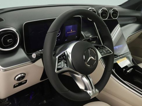 New 2026 Mercedes-Benz GLC 300 image 4