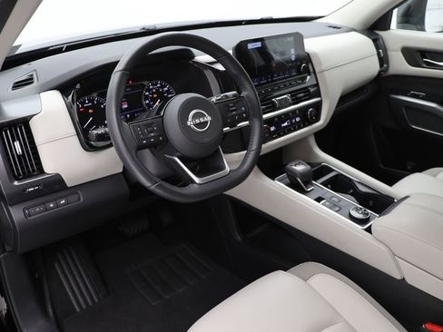 Used 2022 Nissan Pathfinder SL image 14