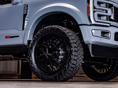 Used 2026 Ford F450 Platinum w/ Platinum Plus Package image 17