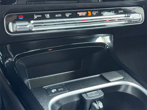 Used 2022 Mercedes-Benz CLA 250 4MATIC image 27