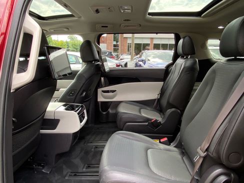 Used 2024 Kia Carnival SX Prestige FWD image 20