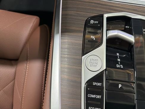 Used 2026 BMW X7 xDrive40i w/ Premium Package image 46