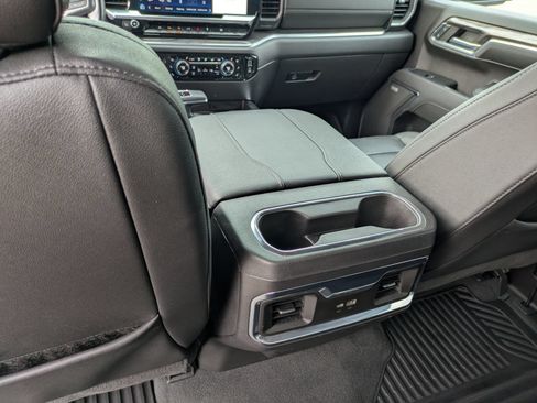Used 2023 Chevrolet Silverado 1500 LTZ AWD/4WD image 29