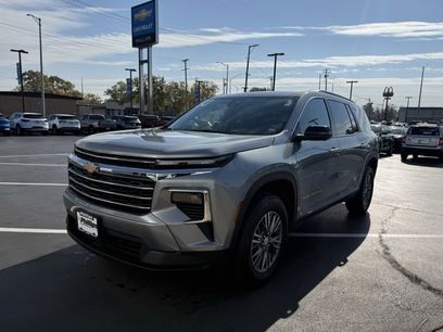 Used 2024 Chevrolet Traverse LT w/ Trailering Package