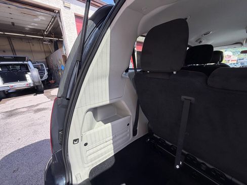 Used 2013 Dodge Grand Caravan SE FWD image 26