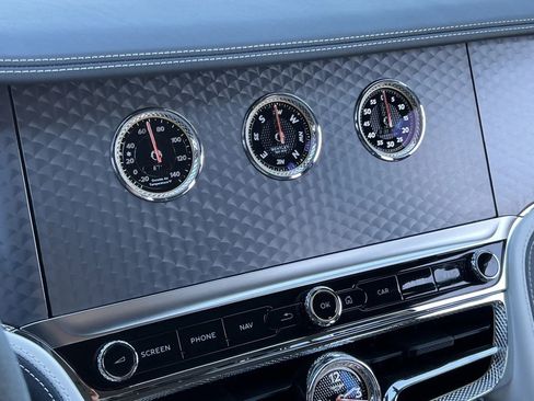 Certified 2025 Bentley Flying Spur Plug-In Hybrid w/ First Edition Specification AWD/4WD image 31