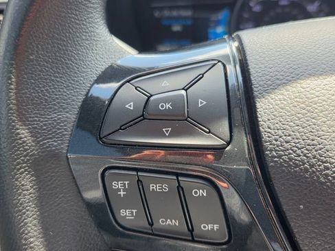 Used 2018 Ford Explorer XLT w/ Equipment Group 202A AWD/4WD image 36