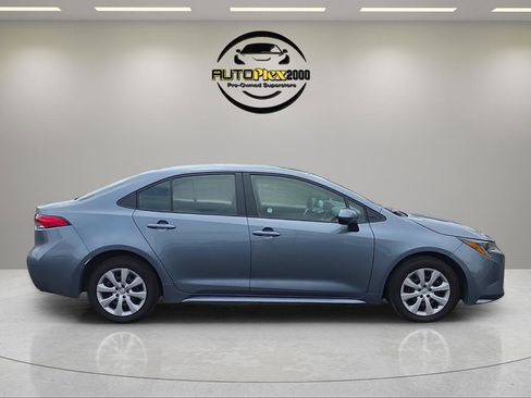 Used 2025 Toyota Corolla LE FWD image 8