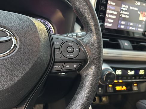 Used 2019 Toyota RAV4 XLE image 19