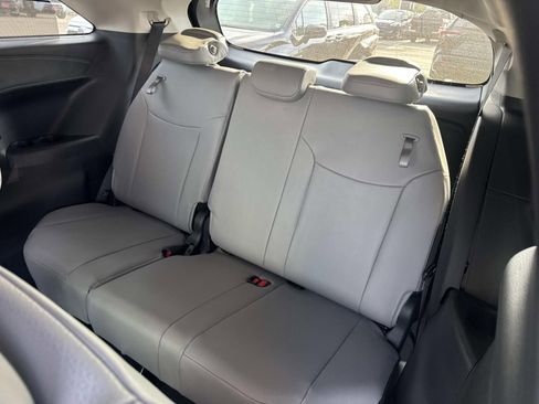 New 2026 Toyota Sienna XLE AWD/4WD image 10