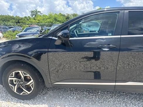Used 2023 Kia Sportage LX FWD image 9
