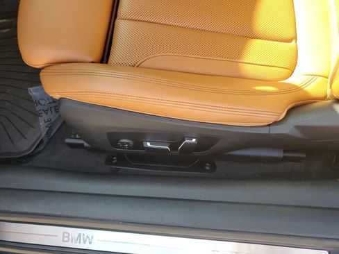 Used 2024 BMW 430i xDrive Convertible w/ Premium Package AWD/4WD image 17
