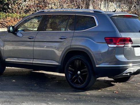 Used 2019 Volkswagen Atlas SEL Premium image 3