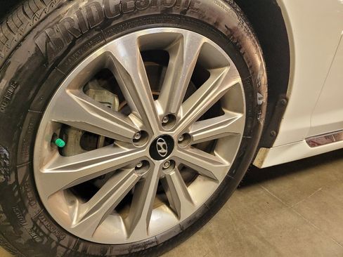 Used 2017 Hyundai Sonata Limited w/ Ultimate Package 04 FWD image 31