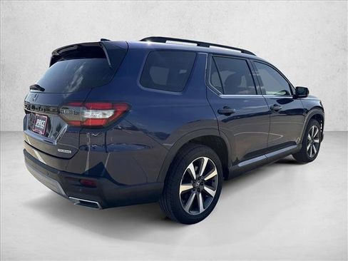 Used 2023 Honda Pilot Touring image 5