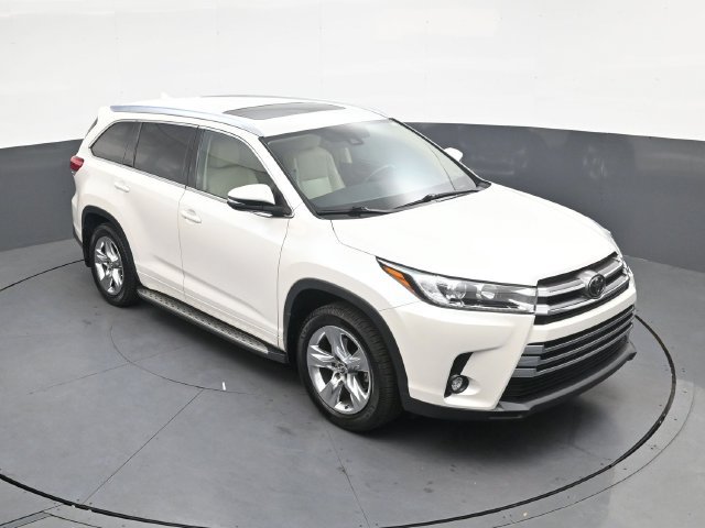 Used 2018 Toyota Highlander Limited AWD/4WD image 25
