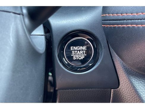 Used 2025 Honda HR-V Sport image 32