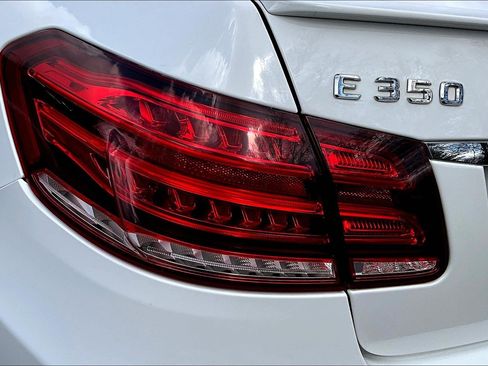 Used 2014 Mercedes-Benz E 350 4MATIC Sedan image 24