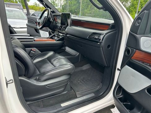 Used 2018 Lincoln Navigator L Reserve w/ Technology Package AWD/4WD image 15