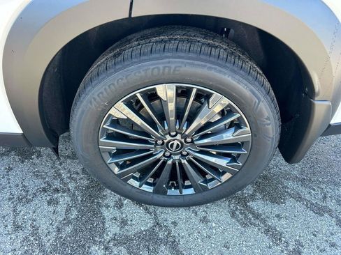 New 2026 Nissan Pathfinder SL w/ SL Premium Package AWD/4WD image 11