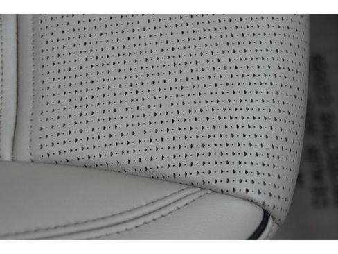 Used 2023 Cadillac Escalade ESV Premium Luxury image 31