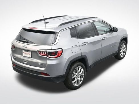 Used 2022 Jeep Compass Latitude image 24