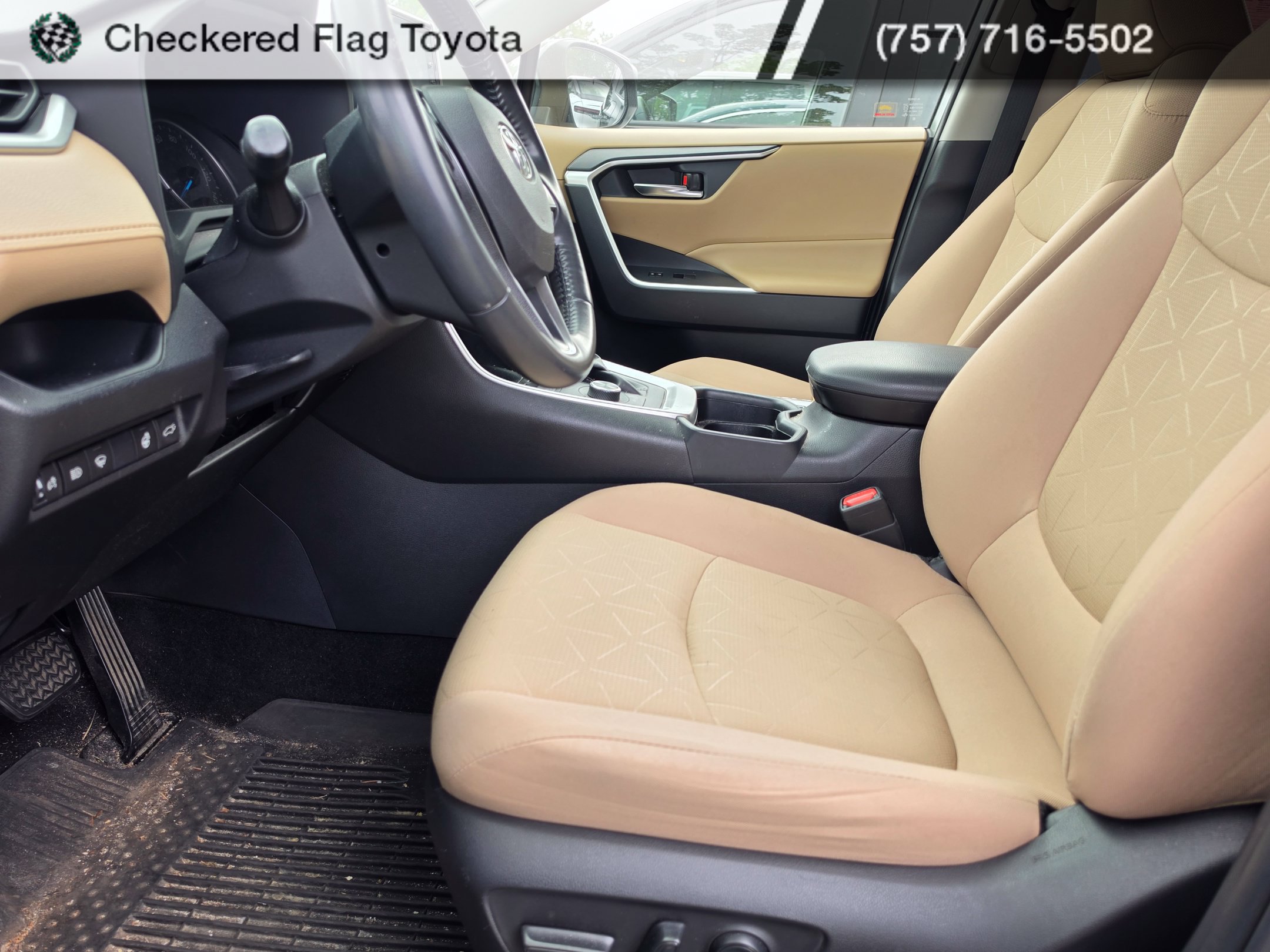 Used 2021 Toyota RAV4 XLE w/ Convenience Package AWD/4WD image 8