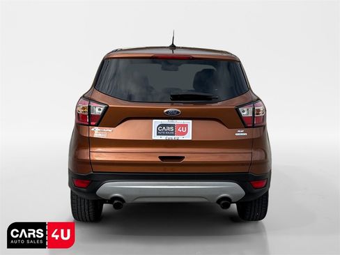 Used 2017 Ford Escape SE image 6