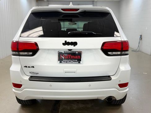 Used 2021 Jeep Grand Cherokee Laredo X AWD/4WD image 6