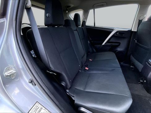 Used 2017 Toyota RAV4 LE FWD image 21