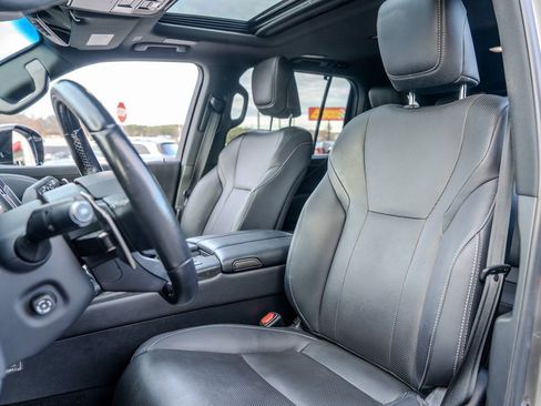 Used 2023 Lexus LX 600 4WD w/ Luxury Package image 19