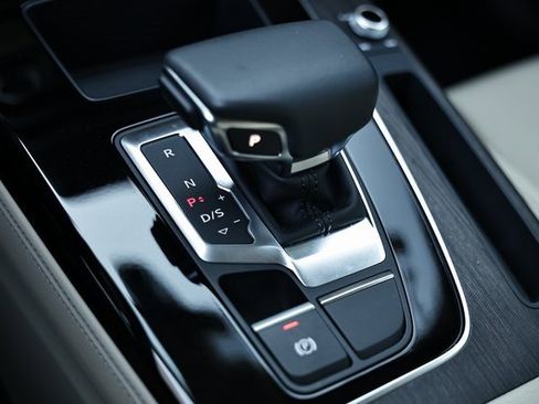 Used 2025 Audi Q5 2.0T Premium Plus w/ Premium Plus Package image 40