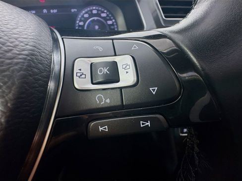 Used 2018 Volkswagen Tiguan SEL Premium AWD/4WD image 37
