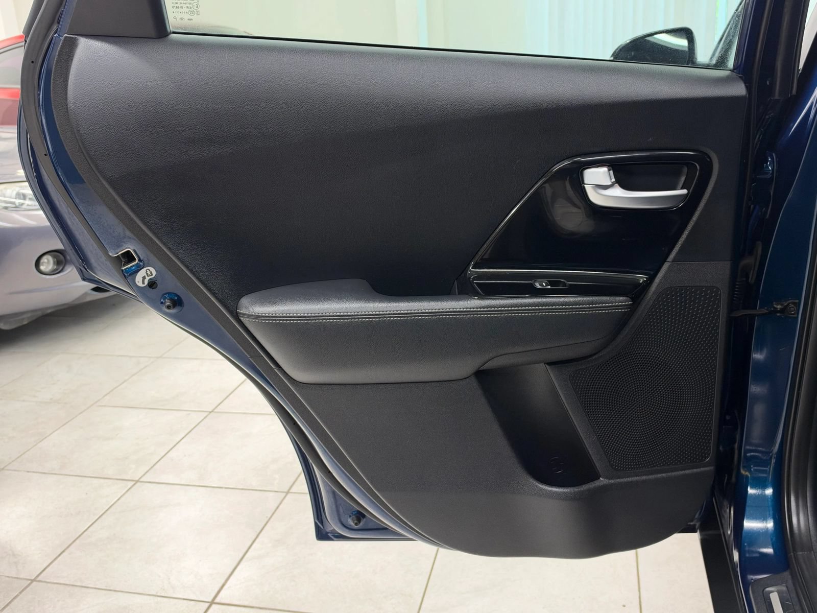 Used 2017 Kia Niro Touring FWD image 17