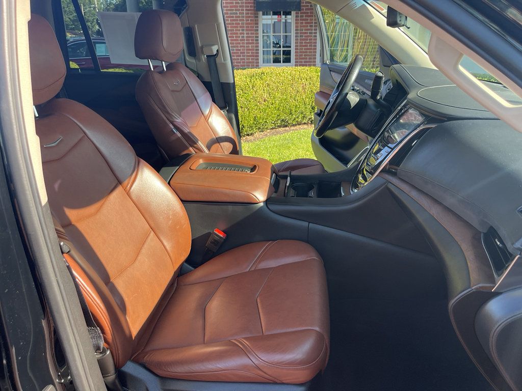 Used 2019 Cadillac Escalade Premium Luxury AWD/4WD image 33