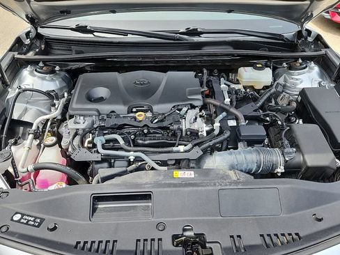 Used 2020 Toyota Camry SE w/ Sunroof Package FWD image 27